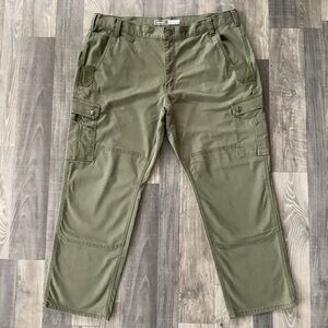 42x30 Carhartt Rugged Flex Relaxed Fit Ripstop Cargo Pant
105461 G72
Olive Green